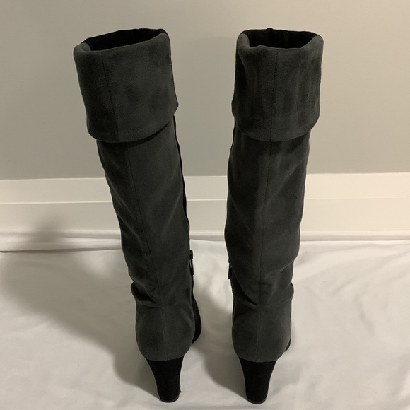 Dress Barn Vale Super Soft Boots Black and Grey  3” Heel Size 6.5 - Picture 4 of 12